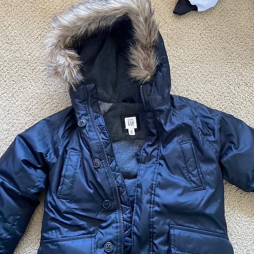 Heavy winter coat form gap